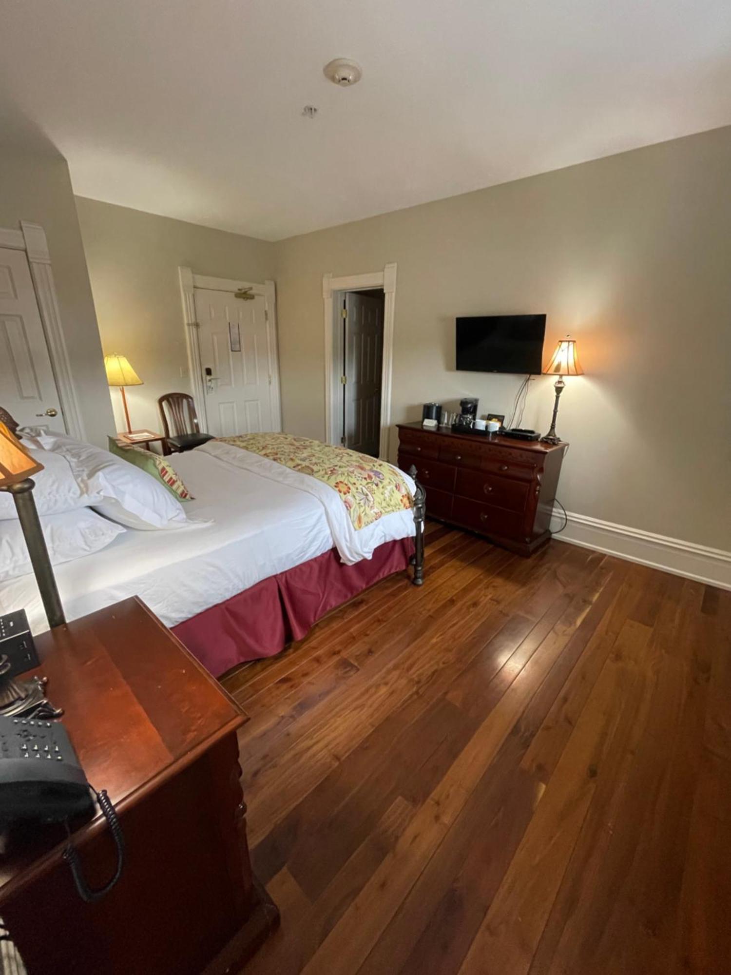 The Union Hotel Everett Bagian luar foto